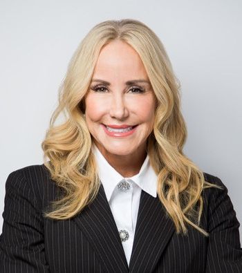 Portrait of Dustee Gutierrez, Realtor .