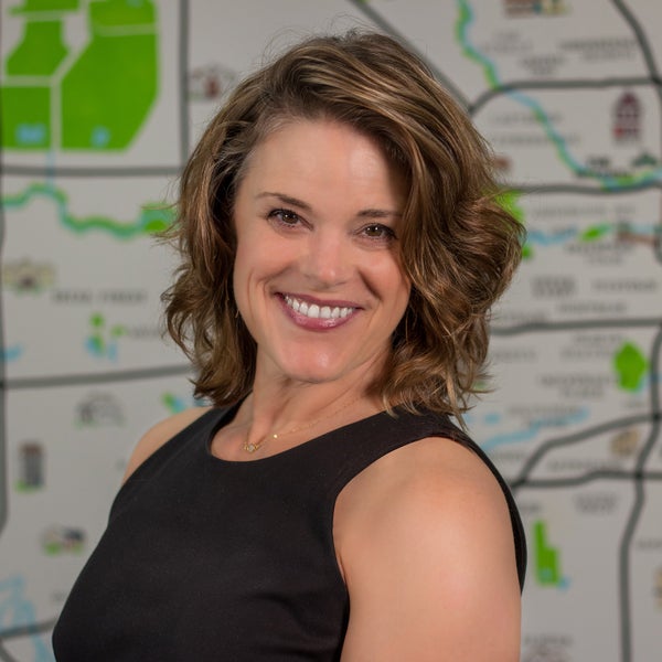 Cynthia Mullins, Broker Associate